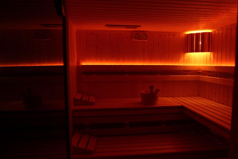 Sauna czerwony kolor